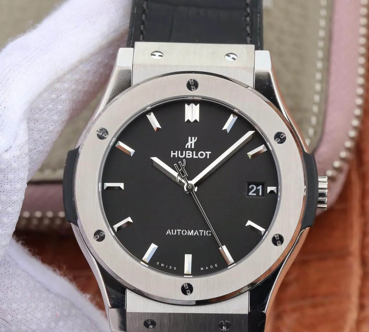 Hublot Classic Fusion 511.NX.1171.LR WWF Factory 1:1 Best Edition Replica Watch Black Strap